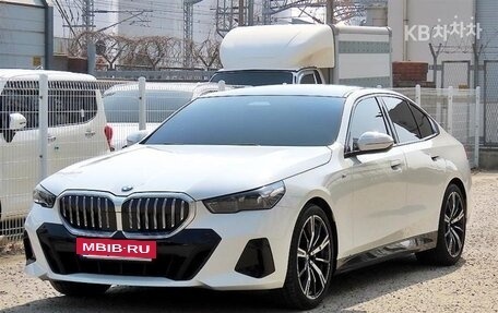 BMW 5 серия, 2024 год, 5 812 000 рублей, 2 фотография
