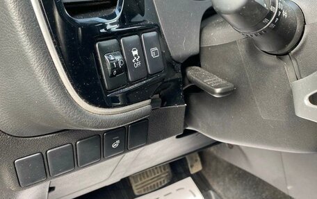 Mitsubishi Outlander III рестайлинг 3, 2012 год, 1 055 000 рублей, 11 фотография