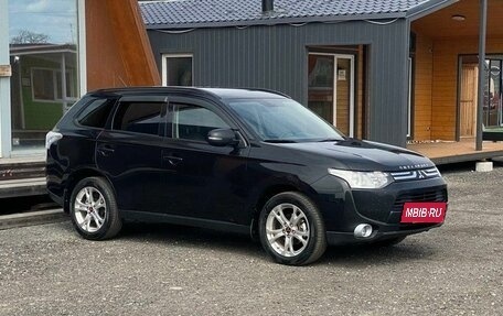 Mitsubishi Outlander III рестайлинг 3, 2012 год, 1 055 000 рублей, 3 фотография