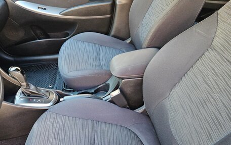 Hyundai Solaris II рестайлинг, 2015 год, 910 000 рублей, 9 фотография