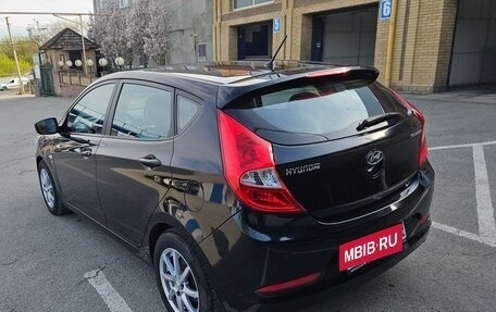 Hyundai Solaris II рестайлинг, 2015 год, 910 000 рублей, 4 фотография