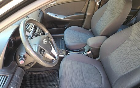 Hyundai Solaris II рестайлинг, 2015 год, 910 000 рублей, 12 фотография
