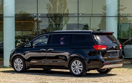 KIA Carnival III, 2017 год, 2 495 000 рублей, 4 фотография