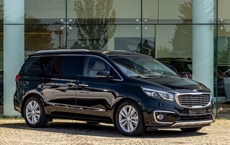 KIA Carnival III, 2017 год, 2 495 000 рублей, 3 фотография
