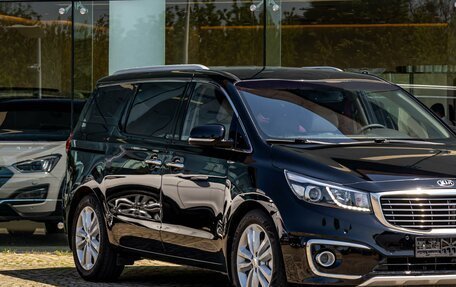 KIA Carnival III, 2017 год, 2 495 000 рублей, 7 фотография