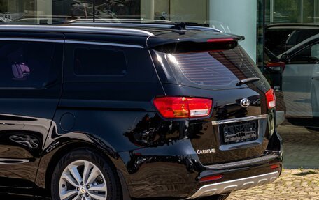 KIA Carnival III, 2017 год, 2 495 000 рублей, 10 фотография