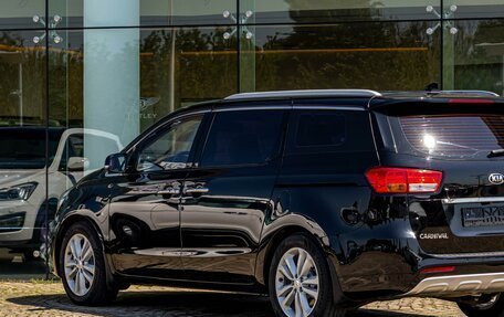KIA Carnival III, 2017 год, 2 495 000 рублей, 8 фотография