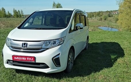Honda Stepwgn IV, 2015 год, 2 000 000 рублей, 1 фотография