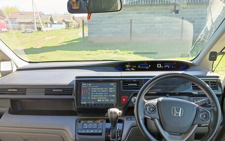 Honda Stepwgn IV, 2015 год, 2 000 000 рублей, 8 фотография