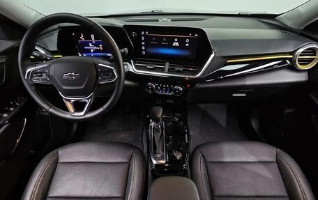 Chevrolet Trax, 2023 год, 1 670 010 рублей, 6 фотография