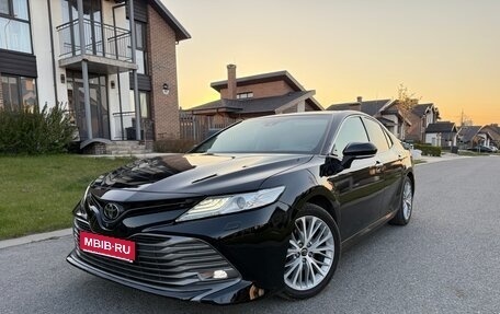 Toyota Camry, 2019 год, 2 280 000 рублей, 1 фотография