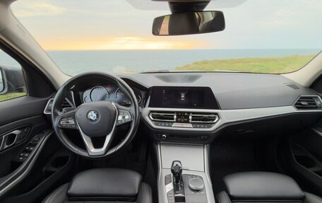 BMW 3 серия, 2020 год, 2 990 000 рублей, 10 фотография