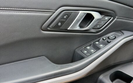BMW 3 серия, 2020 год, 2 990 000 рублей, 18 фотография