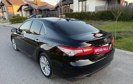 Toyota Camry, 2019 год, 2 280 000 рублей, 3 фотография