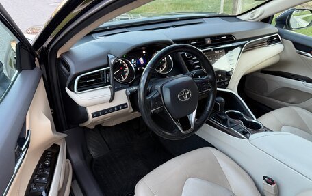 Toyota Camry, 2019 год, 2 280 000 рублей, 10 фотография