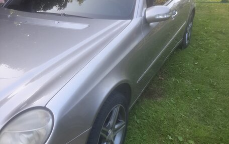 Mercedes-Benz E-Класс, 2003 год, 870 000 рублей, 9 фотография