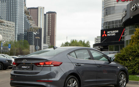 Hyundai Elantra VI рестайлинг, 2017 год, 948 000 рублей, 4 фотография