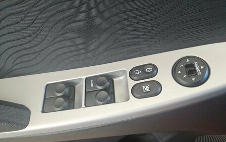 Hyundai Solaris II рестайлинг, 2012 год, 899 000 рублей, 16 фотография