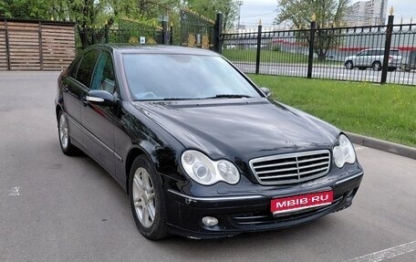 Mercedes-Benz C-Класс, 2006 год, 880 000 рублей, 1 фотография
