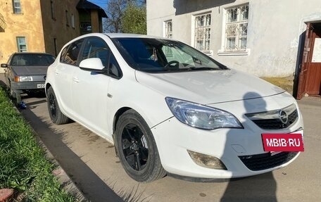 Opel Astra J, 2010 год, 650 000 рублей, 2 фотография