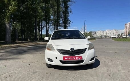 Toyota Yaris III рестайлинг, 2006 год, 600 000 рублей, 3 фотография