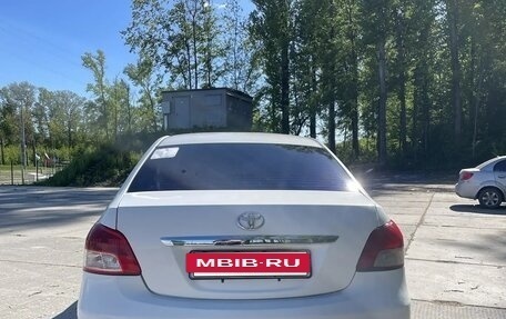 Toyota Yaris III рестайлинг, 2006 год, 600 000 рублей, 6 фотография
