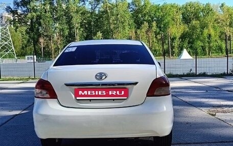 Toyota Yaris III рестайлинг, 2006 год, 600 000 рублей, 5 фотография