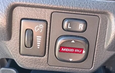 Toyota Yaris III рестайлинг, 2006 год, 600 000 рублей, 22 фотография