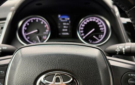 Toyota Camry, 2021 год, 2 700 000 рублей, 5 фотография