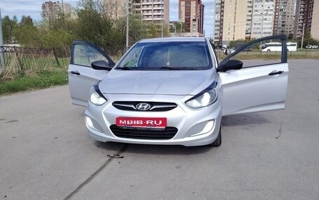 Hyundai Solaris II рестайлинг, 2013 год, 1 100 000 рублей, 1 фотография