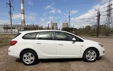 Opel Astra J, 2011 год, 620 000 рублей, 8 фотография