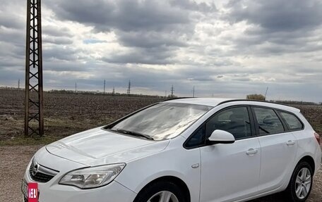 Opel Astra J, 2011 год, 620 000 рублей, 3 фотография