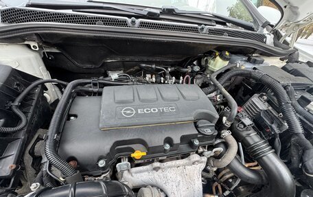 Opel Astra J, 2011 год, 620 000 рублей, 17 фотография