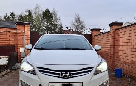 Hyundai Solaris II рестайлинг, 2014 год, 900 000 рублей, 2 фотография