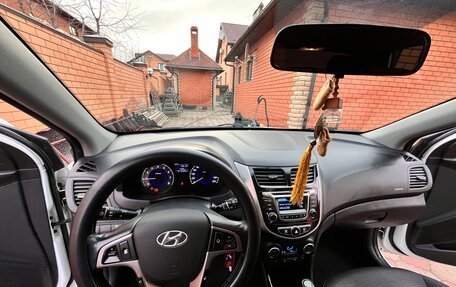Hyundai Solaris II рестайлинг, 2014 год, 900 000 рублей, 19 фотография
