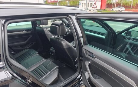 Volkswagen Passat B8 рестайлинг, 2017 год, 2 550 000 рублей, 17 фотография