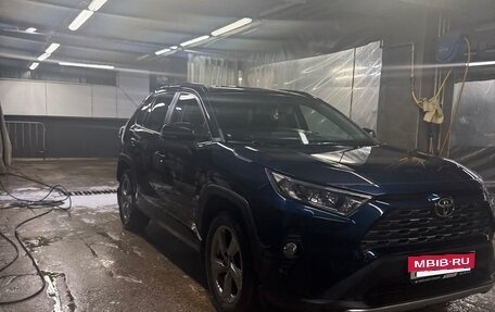 Toyota RAV4, 2019 год, 3 800 000 рублей, 3 фотография
