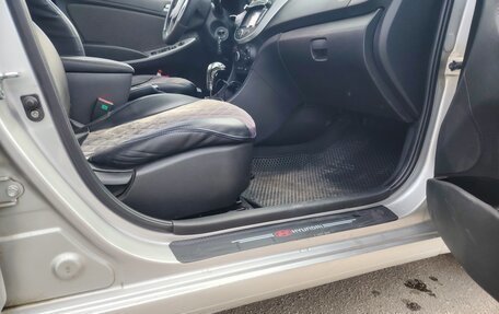Hyundai Solaris II рестайлинг, 2013 год, 1 100 000 рублей, 10 фотография