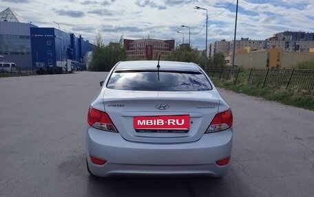 Hyundai Solaris II рестайлинг, 2013 год, 1 100 000 рублей, 3 фотография