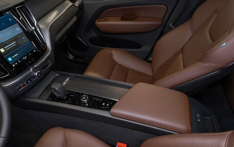 Volvo XC60 II, 2024 год, 5 280 000 рублей, 18 фотография