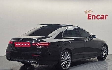 Mercedes-Benz E-Класс, 2022 год, 4 470 000 рублей, 4 фотография