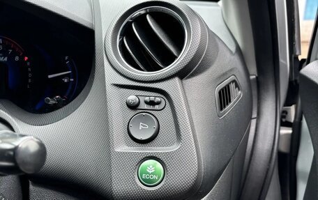 Honda Insight II рестайлинг, 2013 год, 1 000 000 рублей, 6 фотография
