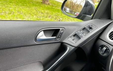 Volkswagen Tiguan I, 2015 год, 1 990 000 рублей, 20 фотография
