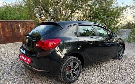 Opel Astra J, 2013 год, 690 000 рублей, 3 фотография