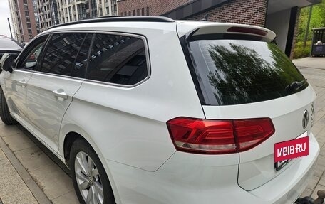 Volkswagen Passat B8 рестайлинг, 2018 год, 1 999 000 рублей, 3 фотография