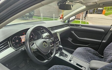 Volkswagen Passat B8 рестайлинг, 2018 год, 1 999 000 рублей, 15 фотография