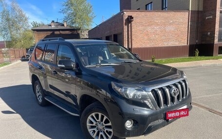 Toyota Land Cruiser Prado 150 рестайлинг 2, 2017 год, 3 900 000 рублей, 2 фотография