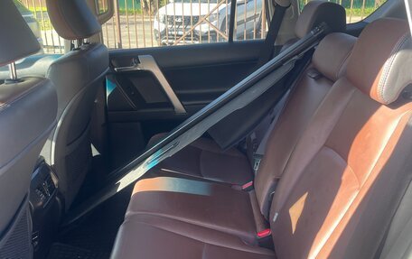 Toyota Land Cruiser Prado 150 рестайлинг 2, 2017 год, 3 900 000 рублей, 10 фотография