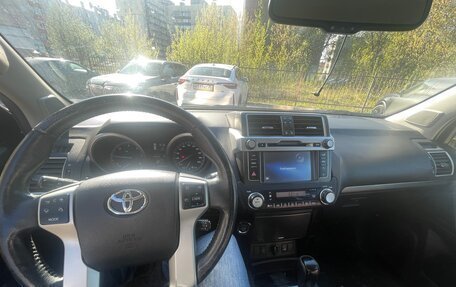 Toyota Land Cruiser Prado 150 рестайлинг 2, 2017 год, 3 900 000 рублей, 14 фотография