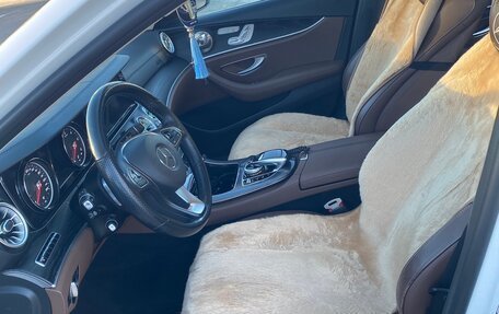 Mercedes-Benz E-Класс, 2017 год, 4 500 000 рублей, 6 фотография